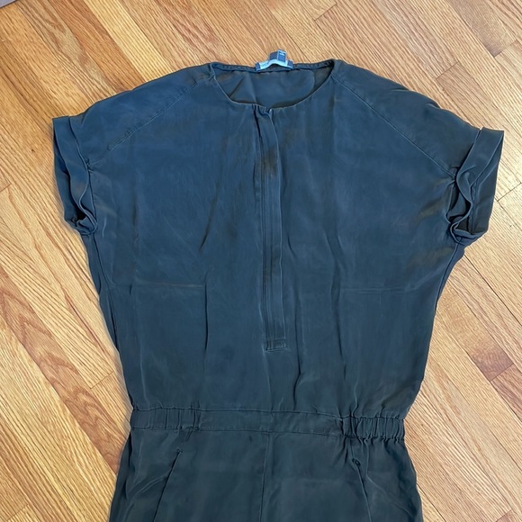 Vince silk one piece short sleeve jumpsuit size small 2 - Picture 2 of 8
